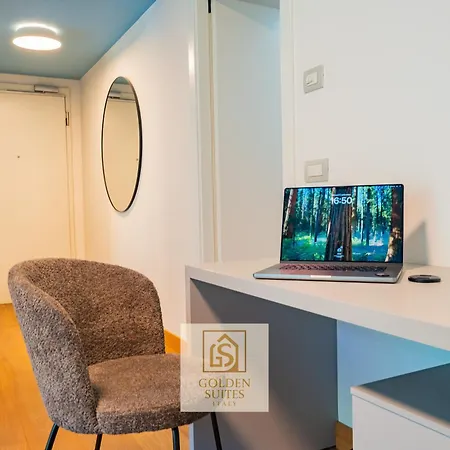 Goldensuitesitaly Muse Free Parking *