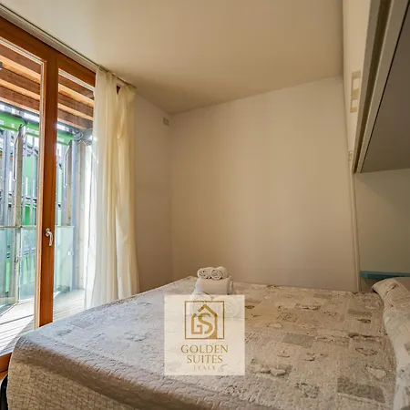 Goldensuitesitaly Muse Free Parking